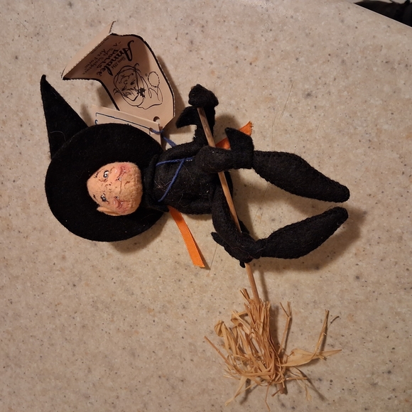 4 Annalee Dolls - Picture 3 of 6